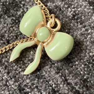 Elegant Gold and Green Bow Pendant Chanel Necklace